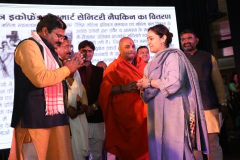 11,000 परिवारों को स्वच्छता पैड का वितरण samarsata.com